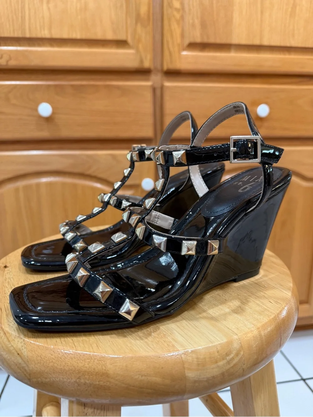 Mix No. 6 Noreen Black Patent Gold Studded Wedge Sandals 9 Y2K